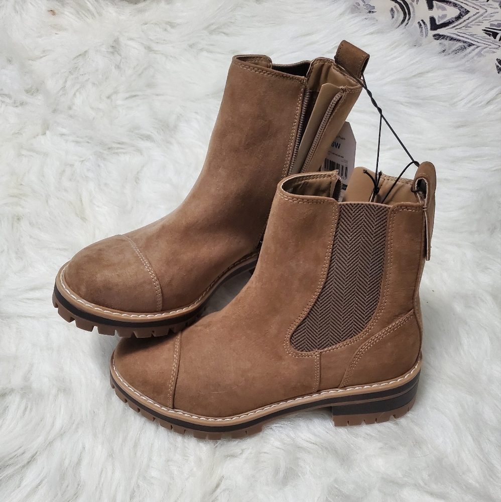 Womens Boots Size 6W